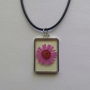 Minimalist Pink Daisy Flower Necklace
